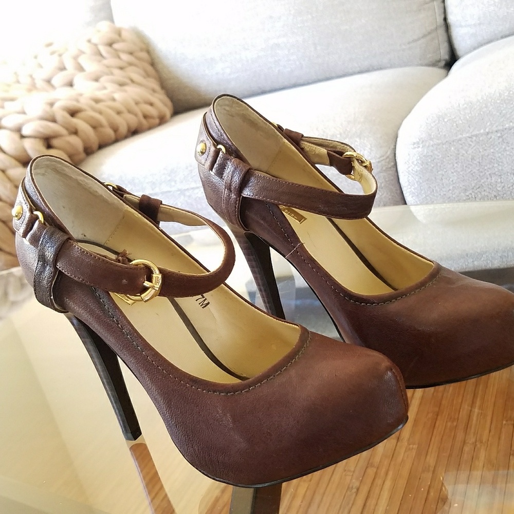 Brown Leather Pump, Size 7